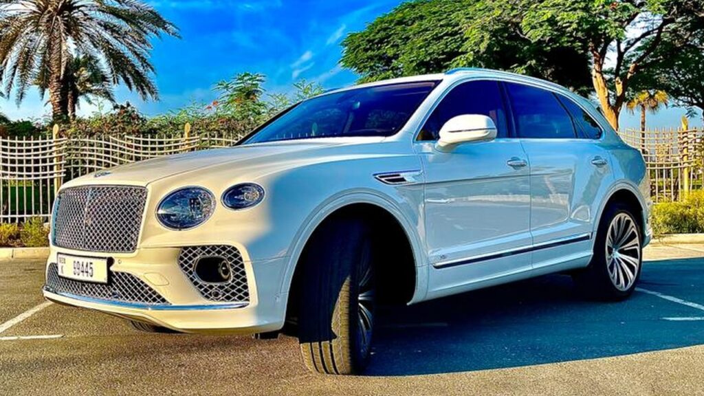 White Bentley Bentayga - Rent a Bentley Bentayga from Four Seasons Car Rental