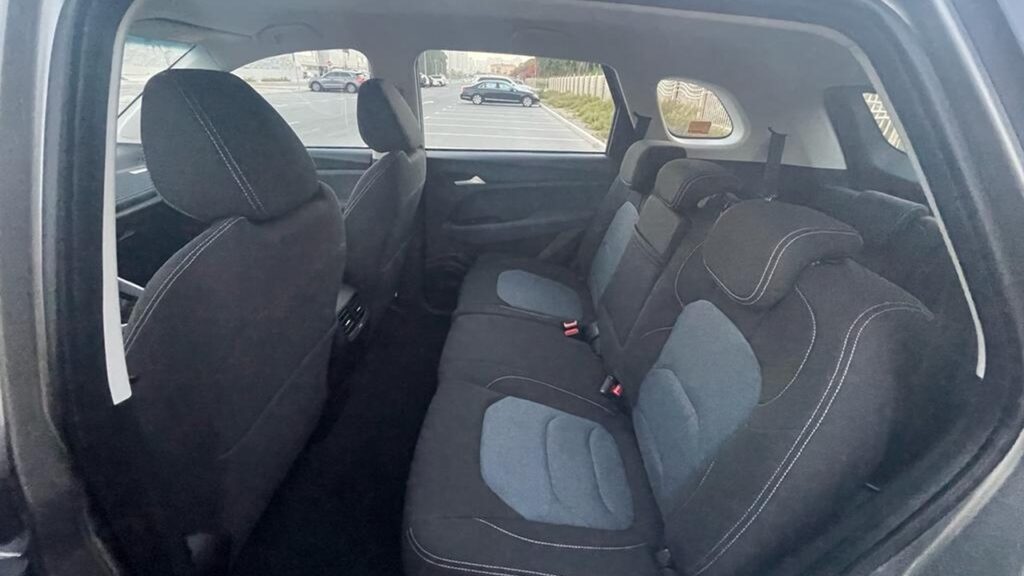 Grey Chevrolet Captiva - Rent a Chevrolet Captiva from Four Seasons Car Rental