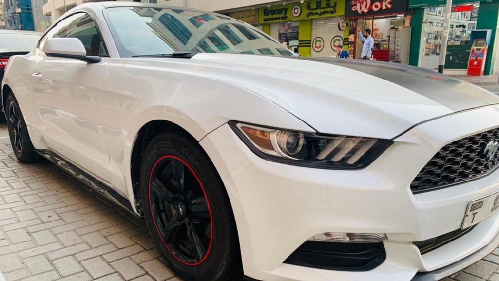 White Ford Mustang GT - Rent a Ford Mustang GT from Four Seasons Car Rental