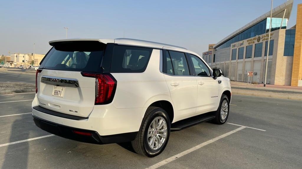White GMC Yukon - Rent a GMC Yukon from Four Seasons Car Rental