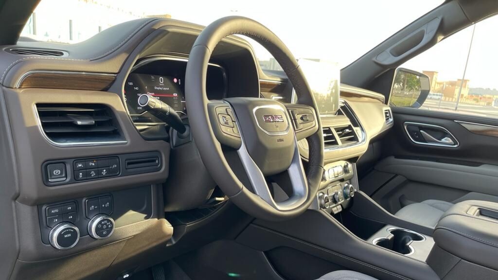 White GMC Yukon - Rent a GMC Yukon from Four Seasons Car Rental