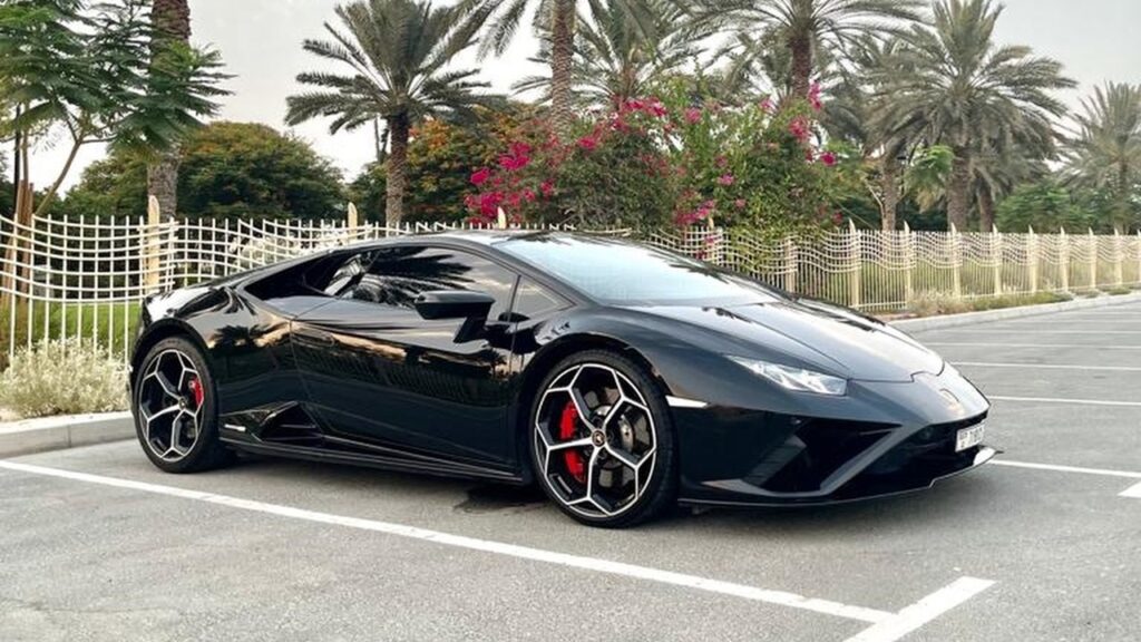 Black Lamborghini Huracán EVO - Rent a Lamborghini Huracán EVO from Four Seasons Car Rental