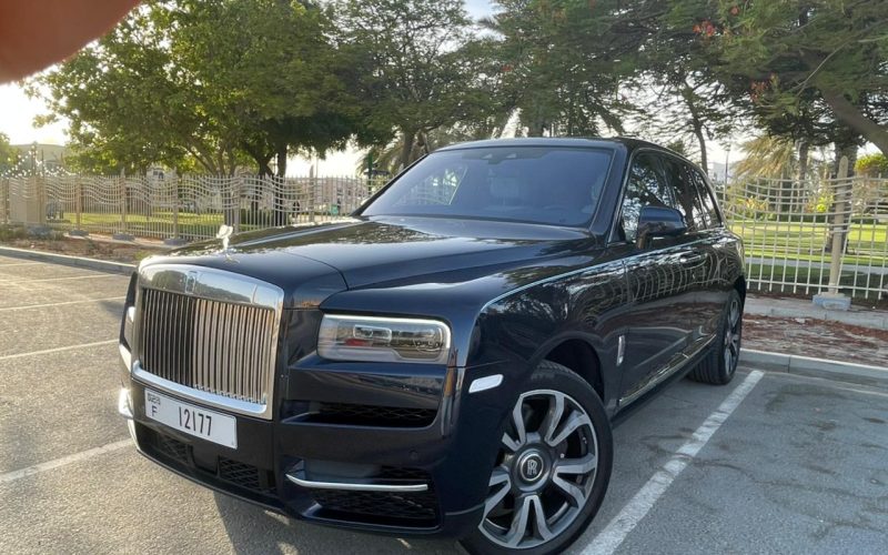 Black Rolls Royce Cullinan - Rent a Rolls Royce Cullinan from Four Seasons Car Rental