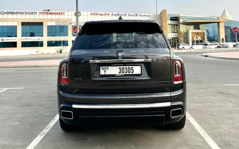 Chocolate Rolls Royce Cullinan - Rent a Rolls Royce Cullinan from Four Seasons Car Rental