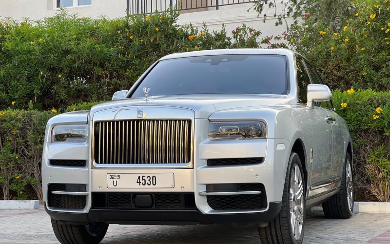 Grey Rolls Royce Cullinan - Rent a Rolls Royce Cullinan from Four Seasons Car Rental