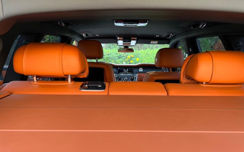 Grey Rolls Royce Cullinan - Rent a Rolls Royce Cullinan from Four Seasons Car Rental