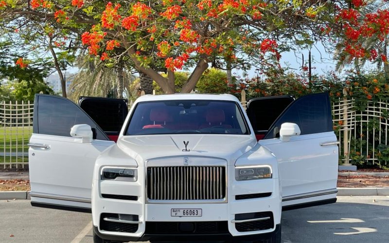 White Rolls Royce Cullinan - Rent a Rolls Royce Cullinan from Four Seasons Car Rental