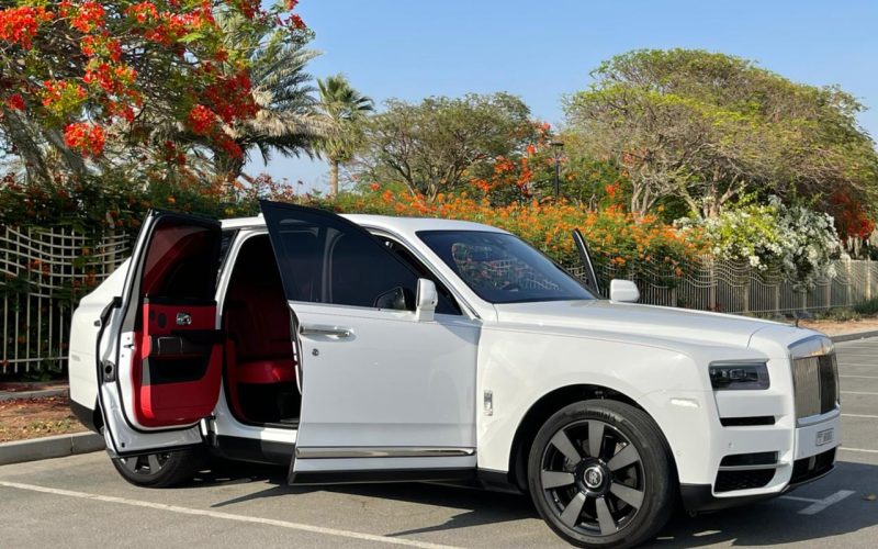 White Rolls Royce Cullinan - Rent a Rolls Royce Cullinan from Four Seasons Car Rental