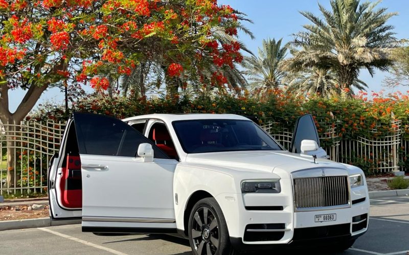 White Rolls Royce Cullinan - Rent a Rolls Royce Cullinan from Four Seasons Car Rental