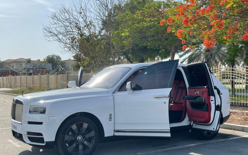 White Rolls Royce Cullinan - Rent a Rolls Royce Cullinan from Four Seasons Car Rental